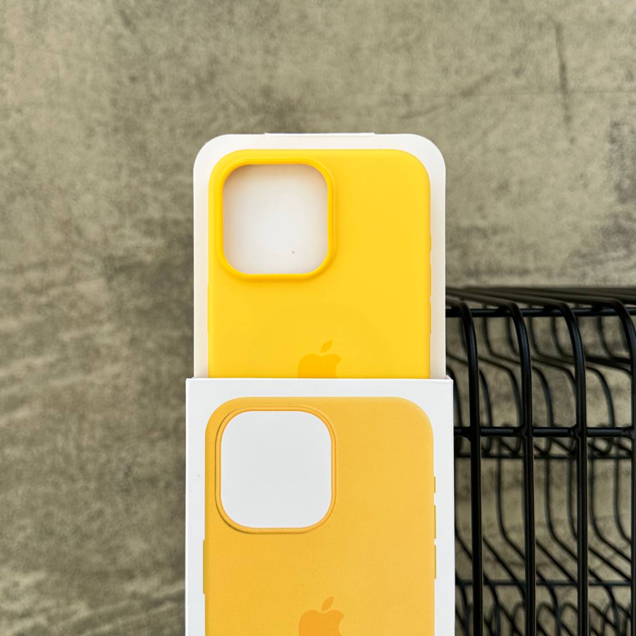 Чехол Silicone case с Magsafe на iPhone 15 Pro Max Sunny Color (11)