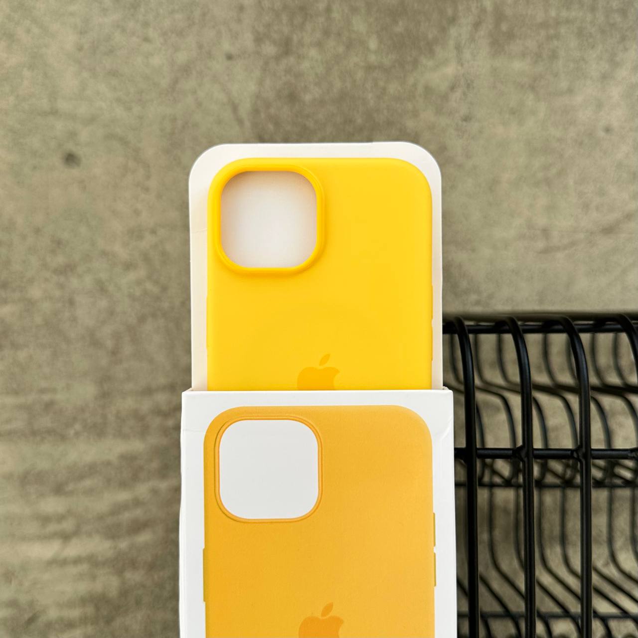 Чохол Silicone case з Magsafe на iPhone 15+ Sunny Color (11)