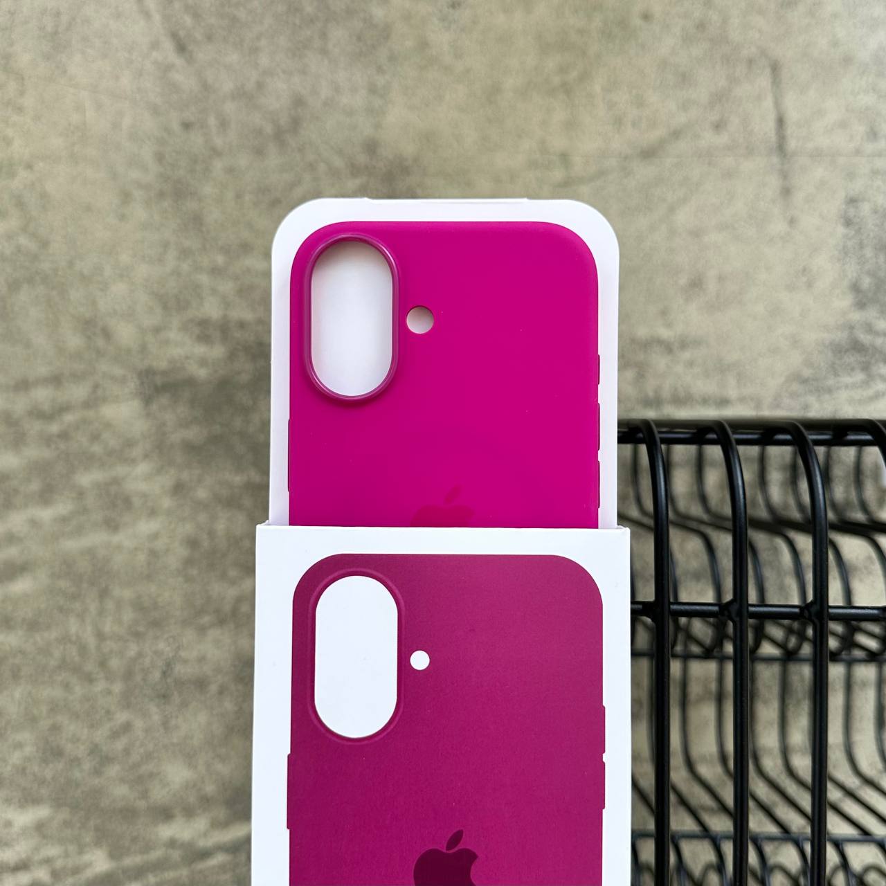 Чохол Silicone case з Magsafe на iPhone 16+ Fuchsia (07)