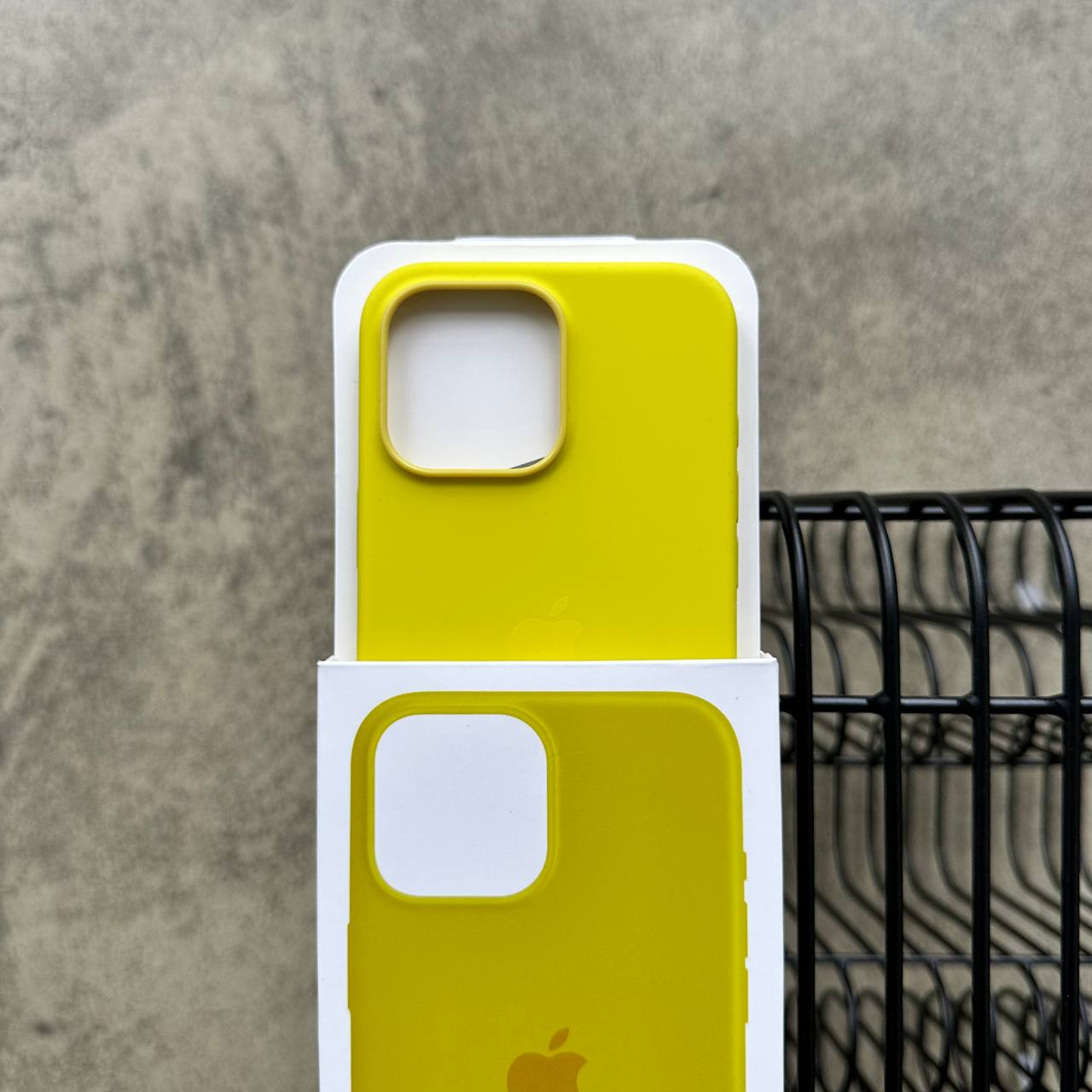 Чехол Silicone case с Magsafe на iPhone 16 Pro Star Fruit (08)