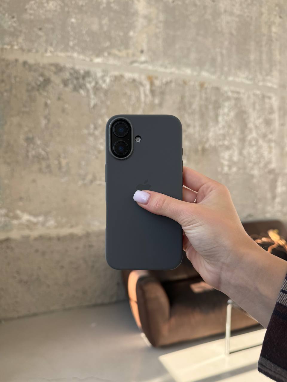 Чехол Silicone case с Magsafe на iPhone 16 Stone Gray (02)