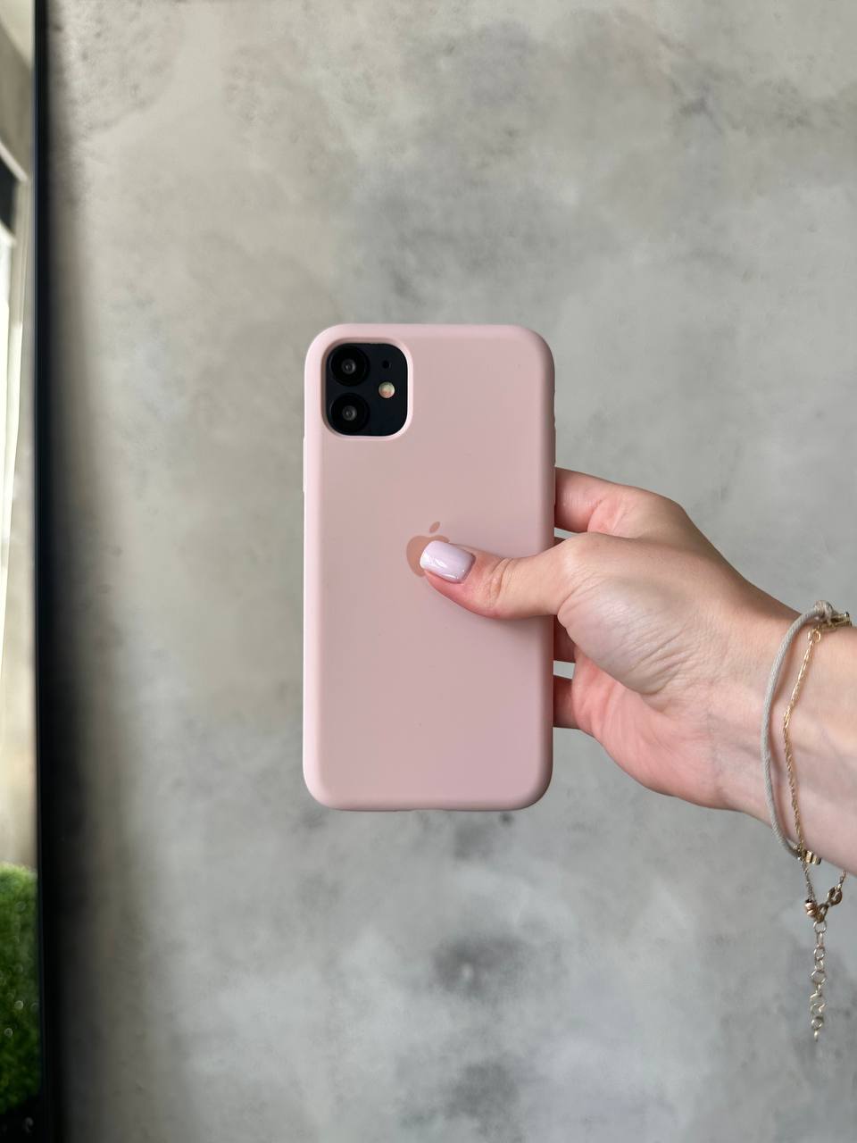 Чехол Silicone case с открытой камерой на iPhone 11 Pink Sand (26)