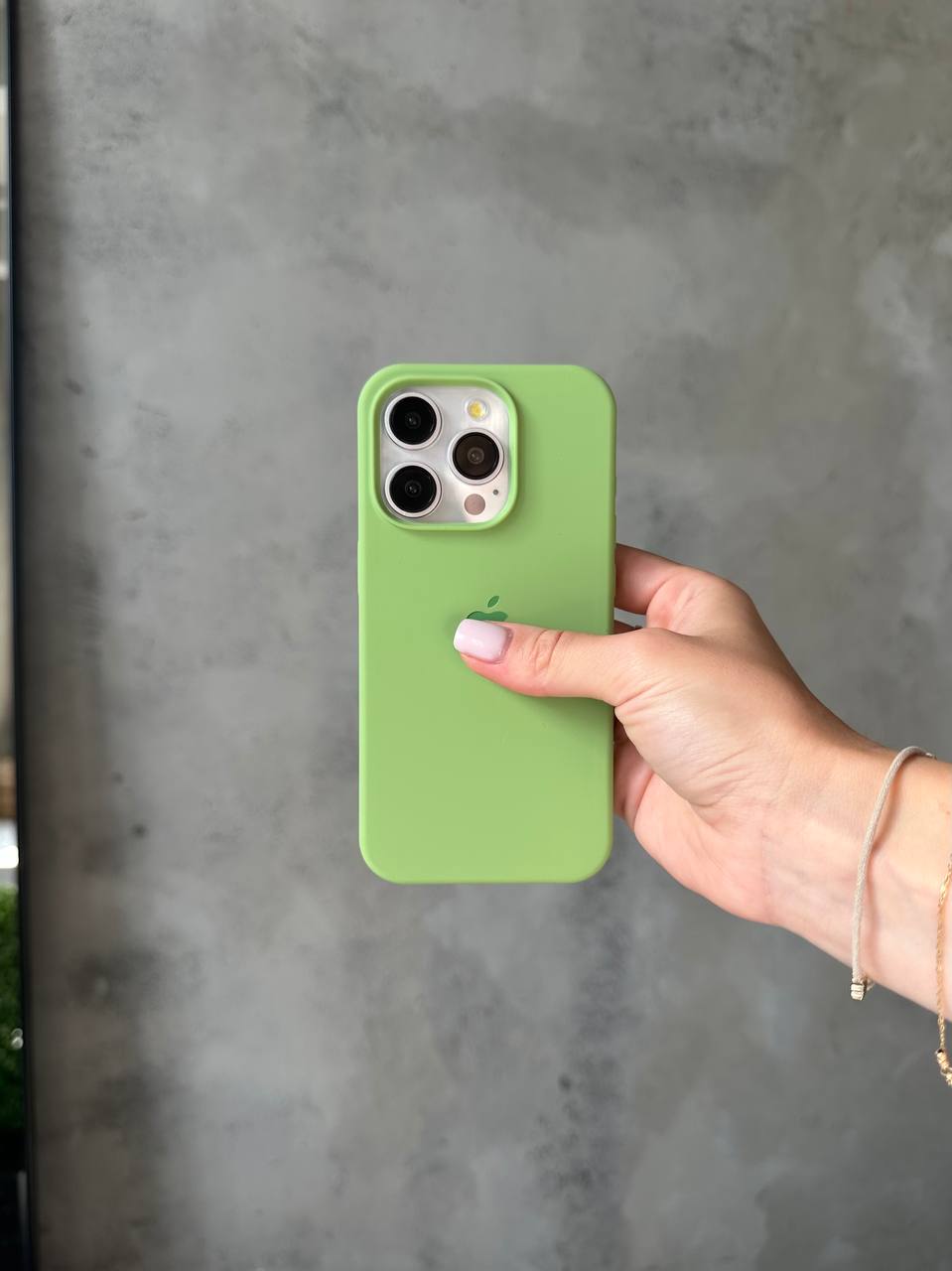 Чехол Silicone case с открытой камерой на iPhone 13 Pro Mint Gum (39)