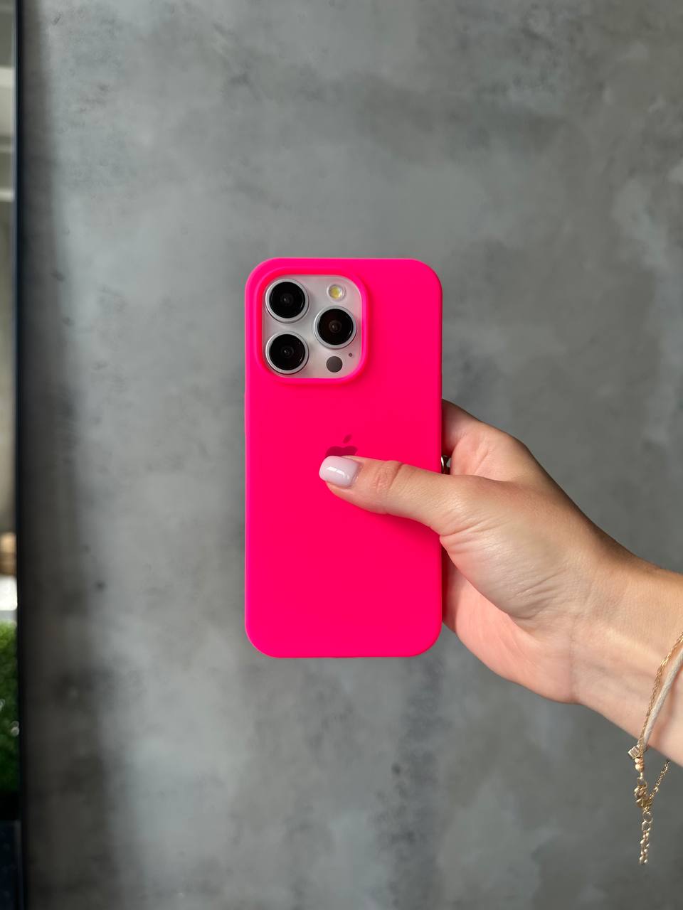 Чехол Silicone case с открытой камерой на iPhone 13 Pro Shiny Pink (35)