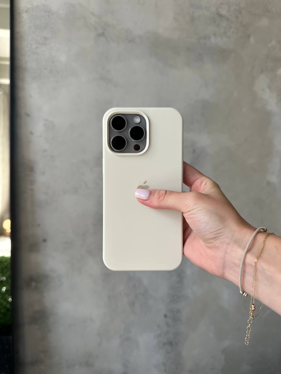 Чохол Silicone case з відкритою камерою на iPhone 16 Pro Max Beige (16)