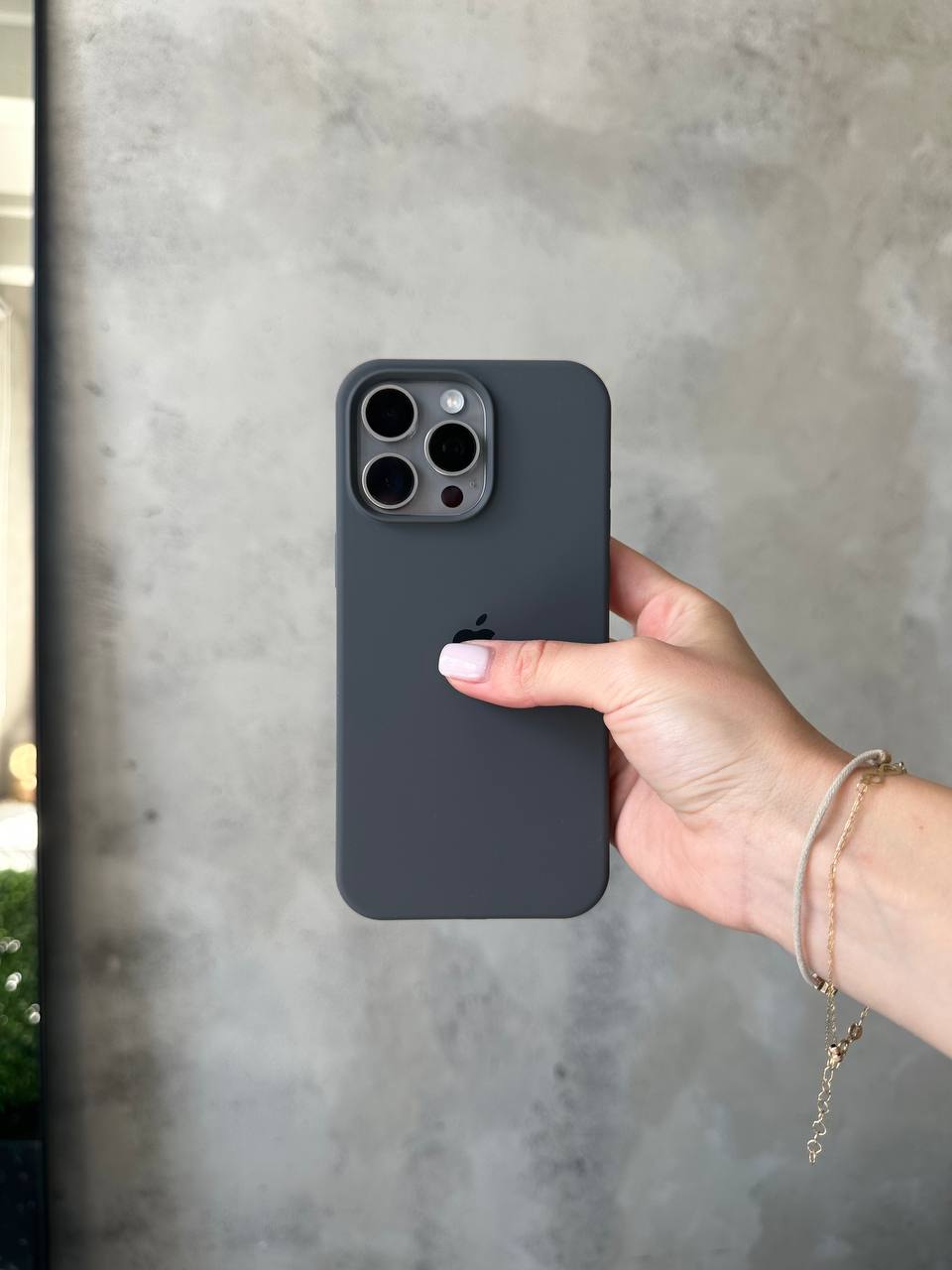 Чохол Silicone case з відкритою камерою на iPhone 16 Pro Max Graphite (24)