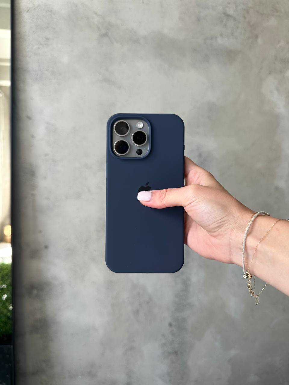 Чехол Silicone case с открытой камерой на iPhone 14 Pro Max Midnight Blue (09)