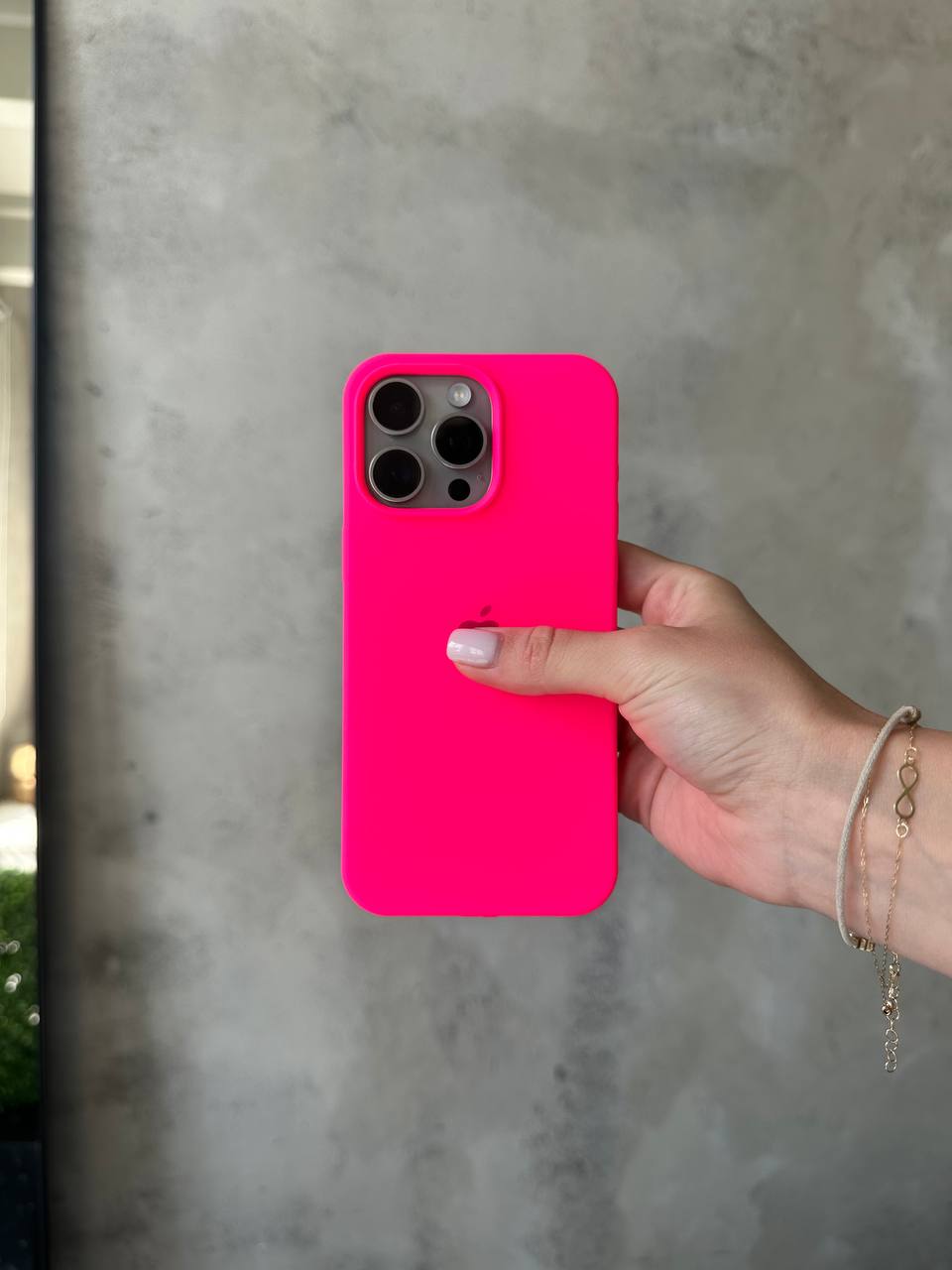 Чохол Silicone case з відкритою камерою на iPhone 16 Pro Max Shiny Pink (35)