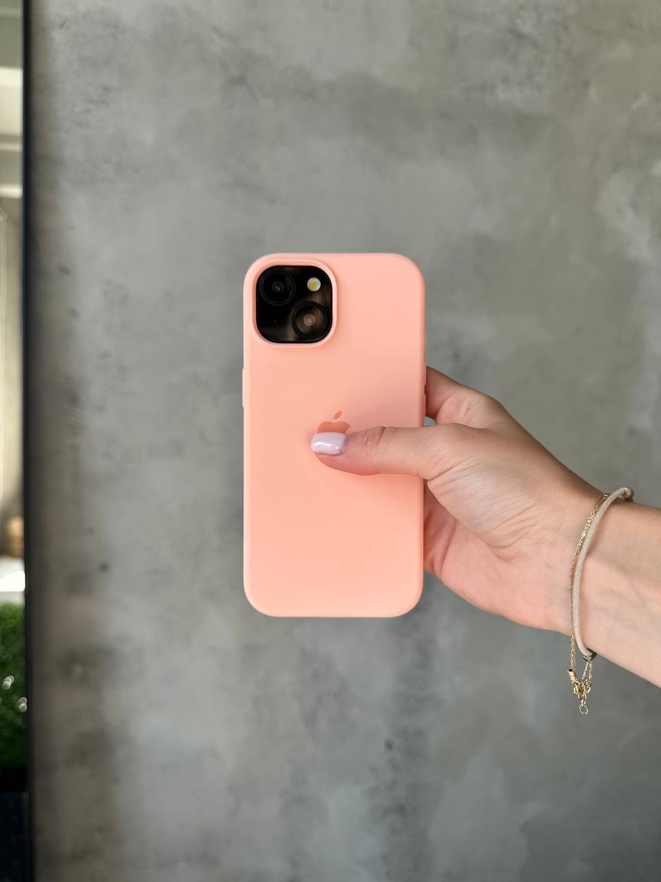 Чохол Silicone case з відкритою камерою на iPhone 13 Grapefruit (07)
