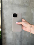 Чехол Silicone case с открытой камерой на iPhone 15+ Pebble (14)