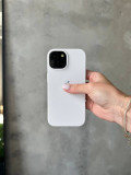 Чехол Silicone case с открытой камерой на iPhone 15+ White (03)