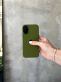 Чехол Silicone case с открытой камерой на iPhone 16 Army Green (11)