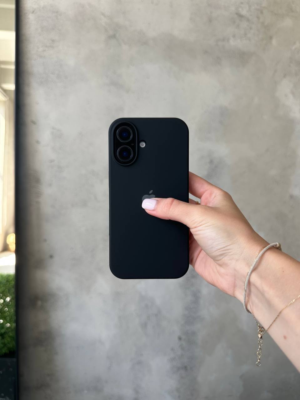 Чехол Silicone case с открытой камерой на iPhone 17 Black (01)