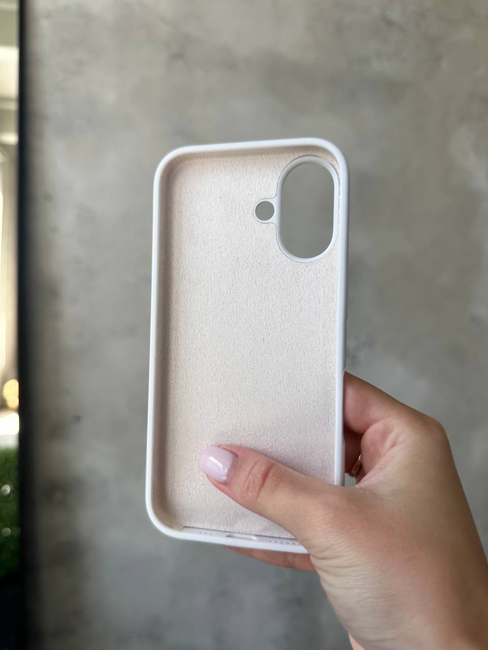 Чохол Silicone case з відкритою камерою на iPhone 17 White (03)