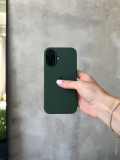 Чехол Silicone case с открытой камерой на iPhone 16 Cyprus Green (28)