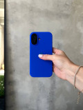 Чехол Silicone case с открытой камерой на iPhone 16 Electric Blue (29)