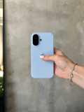 Чехол Silicone case с открытой камерой на iPhone 16 Lilac (05)
