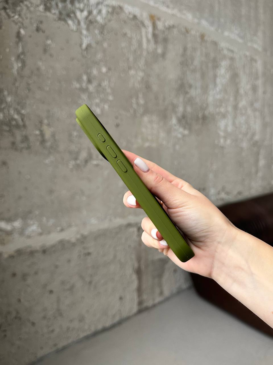 Чехол Silicone case с открытой камерой на iPhone 17 Pro Army Green (11)