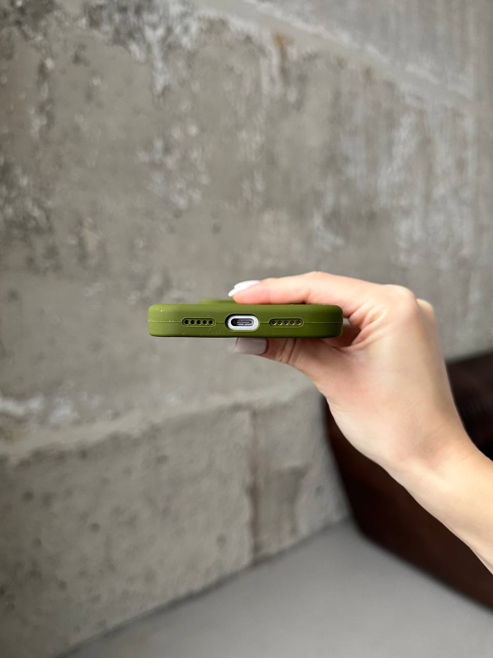 Чехол Silicone case с открытой камерой на iPhone 17 Pro Army Green (11)