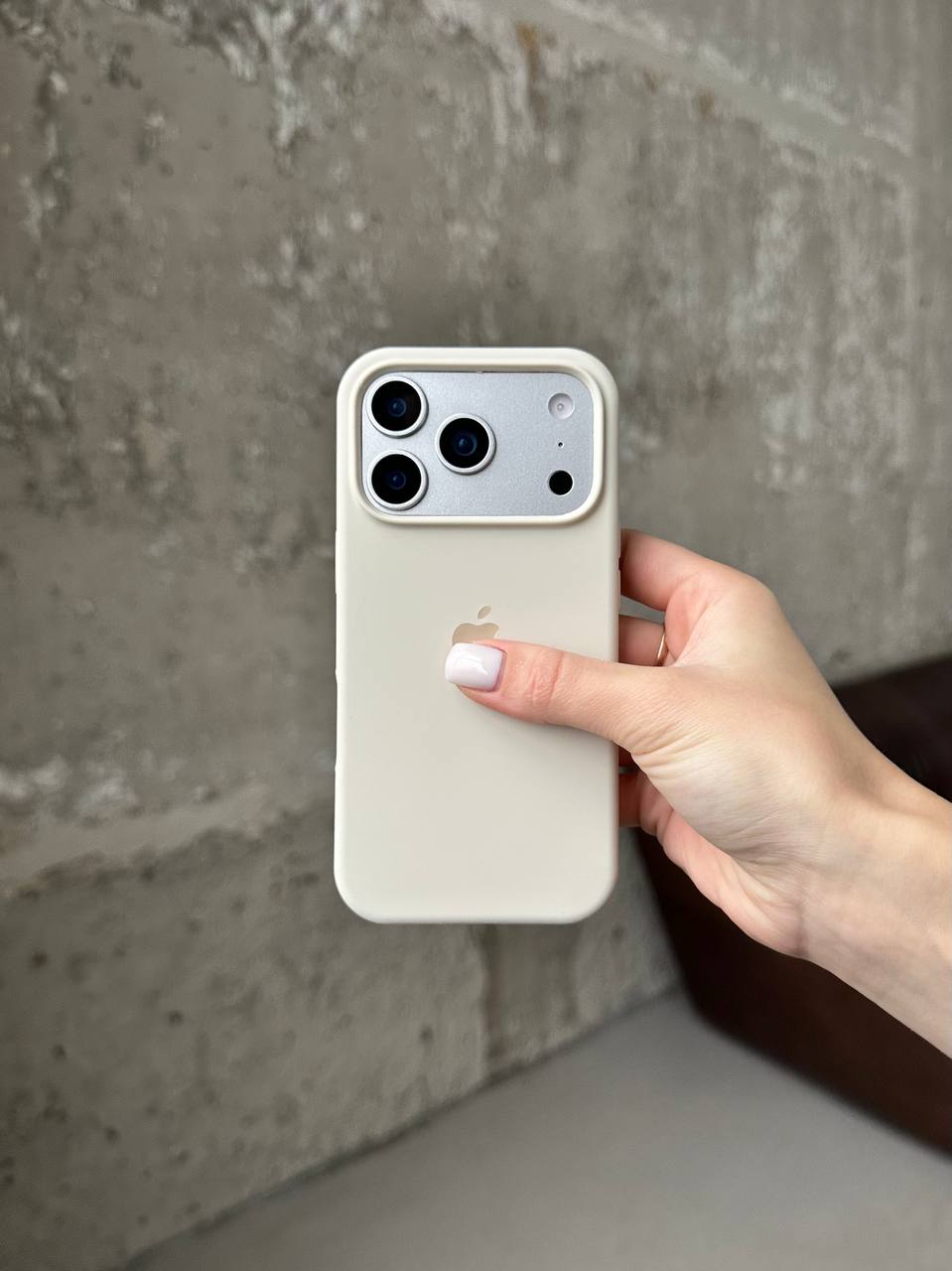 Чехол Silicone case с открытой камерой на iPhone 17 Pro Max Beige (16)