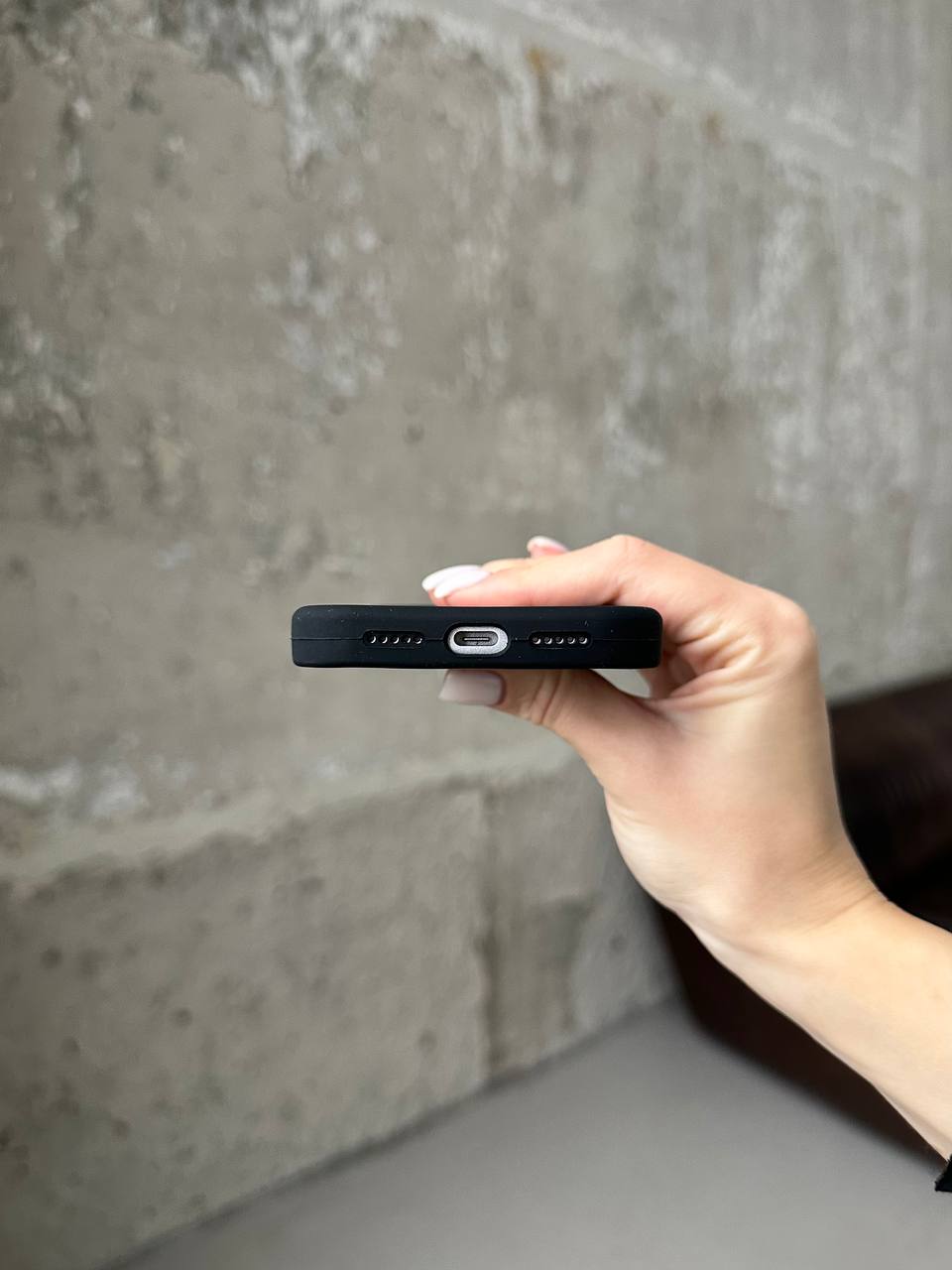 Чохол Silicone case з відкритою камерою на iPhone 17 Black (01)