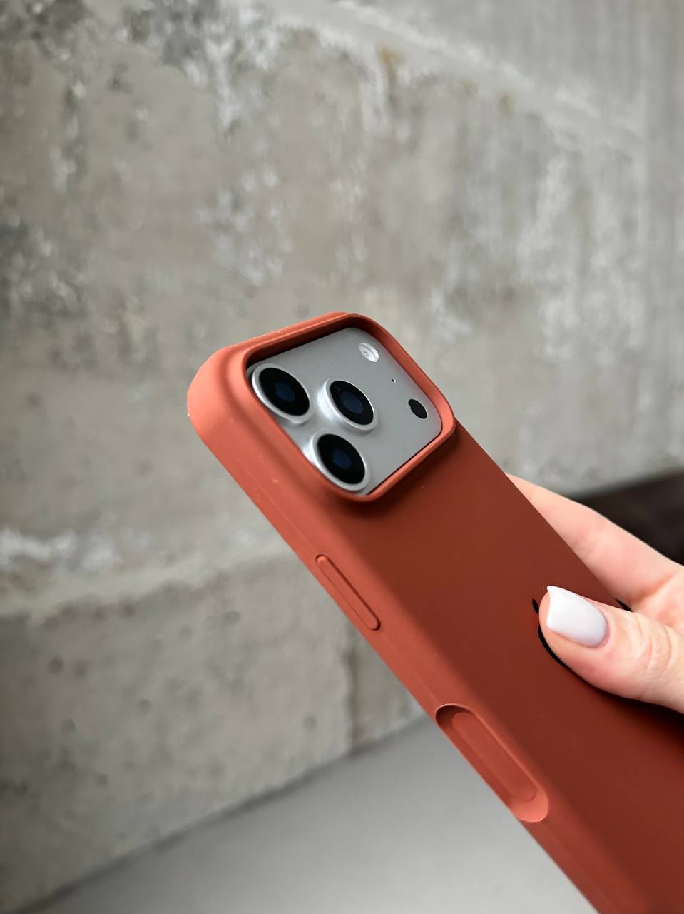 Чохол Silicone case з відкритою камерою на iPhone 17 Pro Max Brown (37)