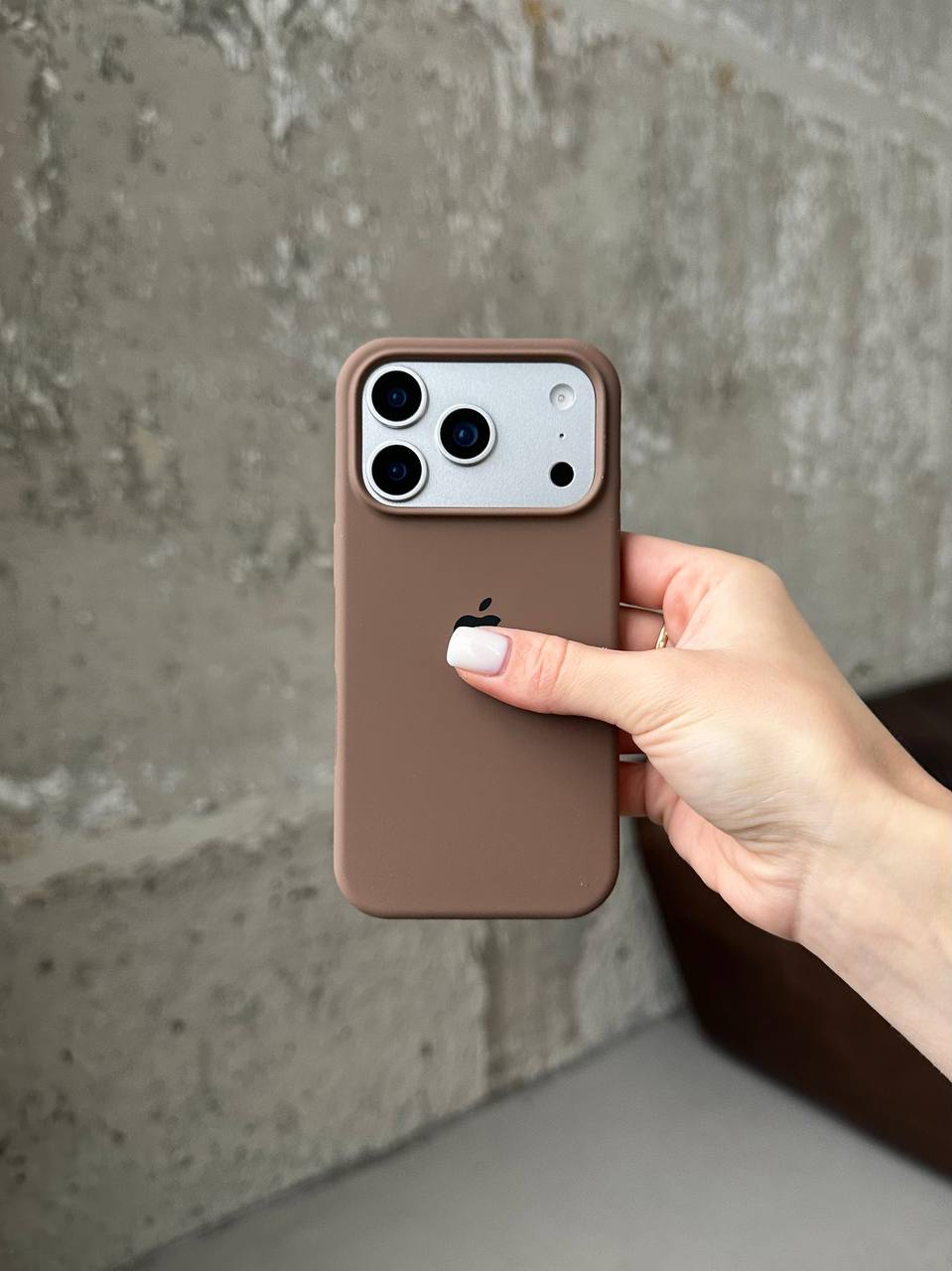 Чохол Silicone case з відкритою камерою на iPhone 17 Pro Chocolate (43)