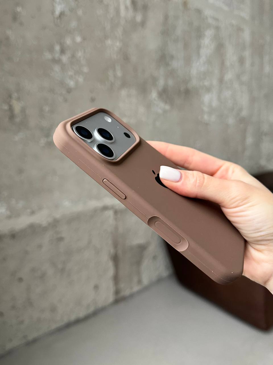 Чохол Silicone case з відкритою камерою на iPhone 17 Pro Max Chocolate (43)