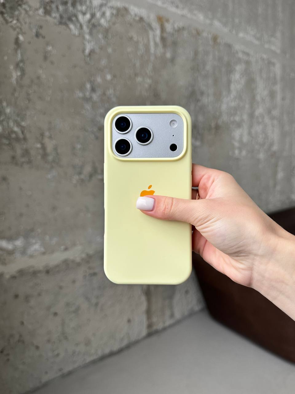 Чохол Silicone case з відкритою камерою на iPhone 17 Pro Cream Yellow (41)