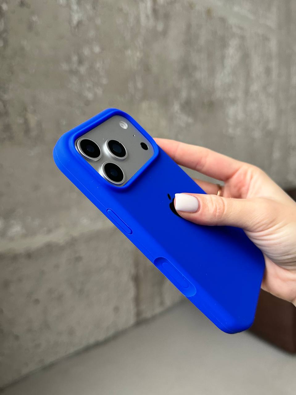 Чехол Silicone case с открытой камерой на iPhone 17 Pro Max Electric Blue (29)