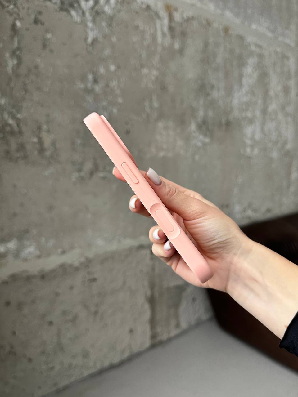 Чехол Silicone case с открытой камерой на iPhone 17 Pro Grapefruit (07)