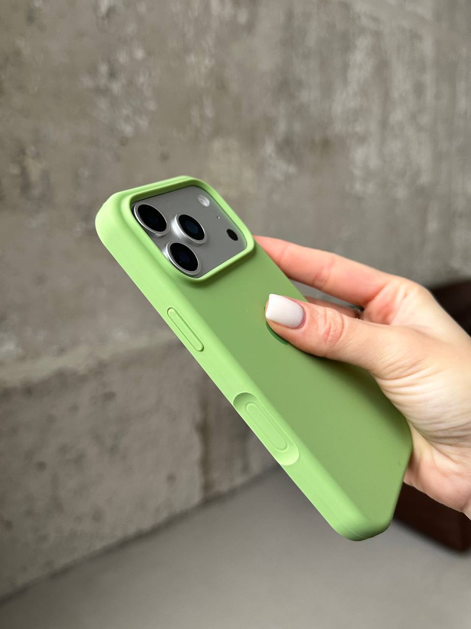 Чехол Silicone case с открытой камерой на iPhone 17 Pro Max Mint Gum (39)