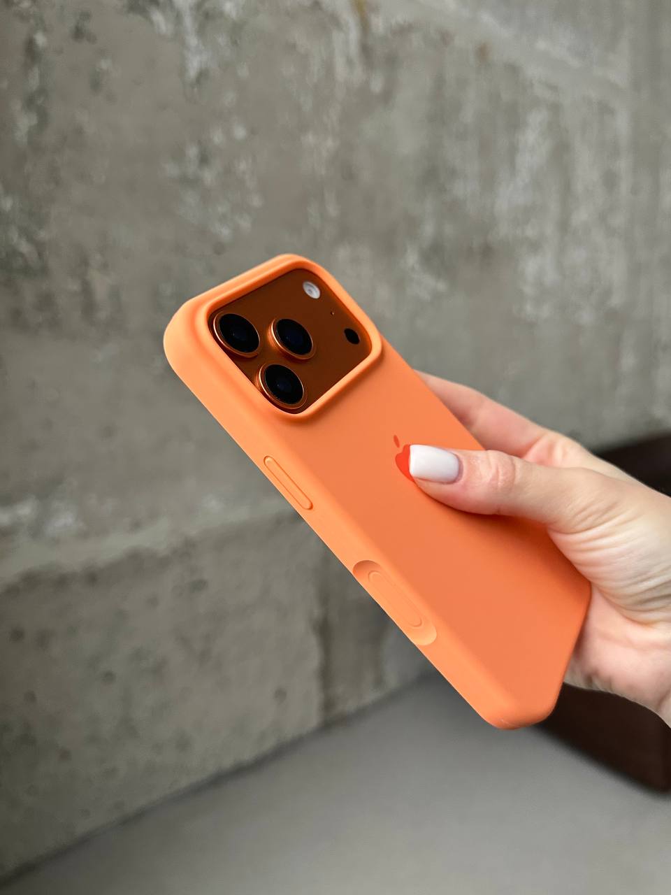 Чехол Silicone case с открытой камерой на iPhone 17 Pro Max Papaya (40)
