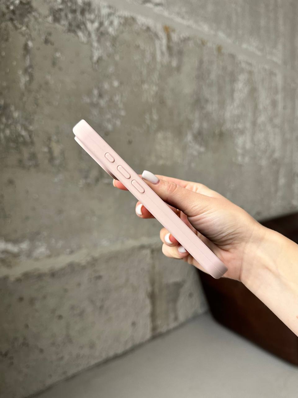 Чехол Silicone case с открытой камерой на iPhone 17 Pink Sand (26)