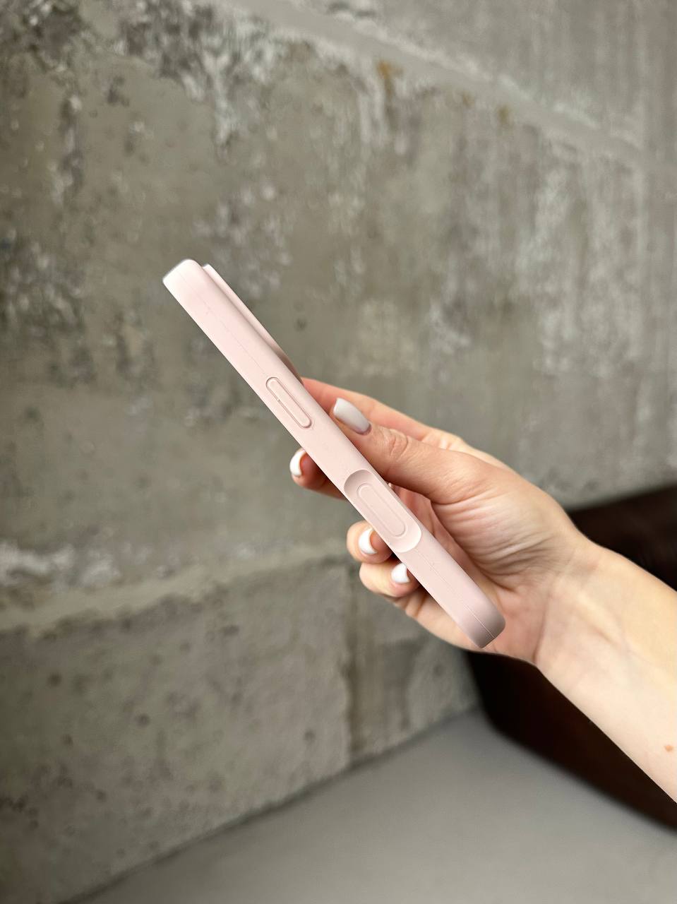 Чехол Silicone case с открытой камерой на iPhone 17 Pink Sand (26)