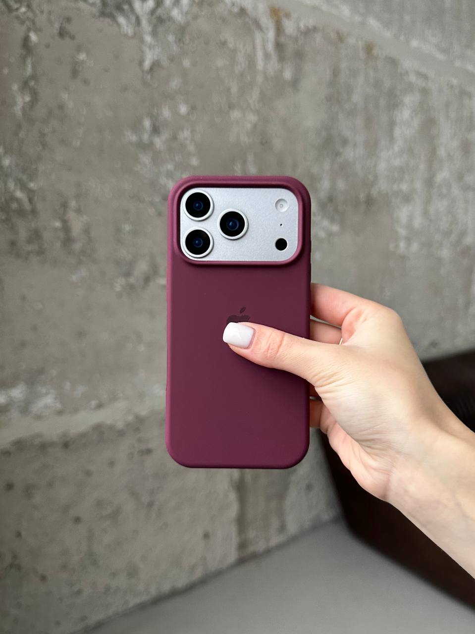 Чехол Silicone case с открытой камерой на iPhone 17 Pro Max Plum (12)