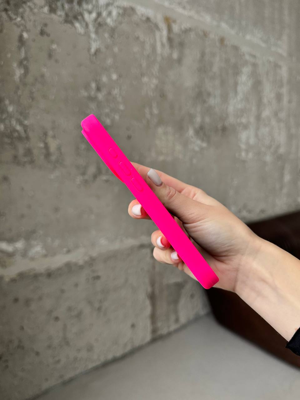 Чехол Silicone case с открытой камерой на iPhone 17 Shiny Pink (35)