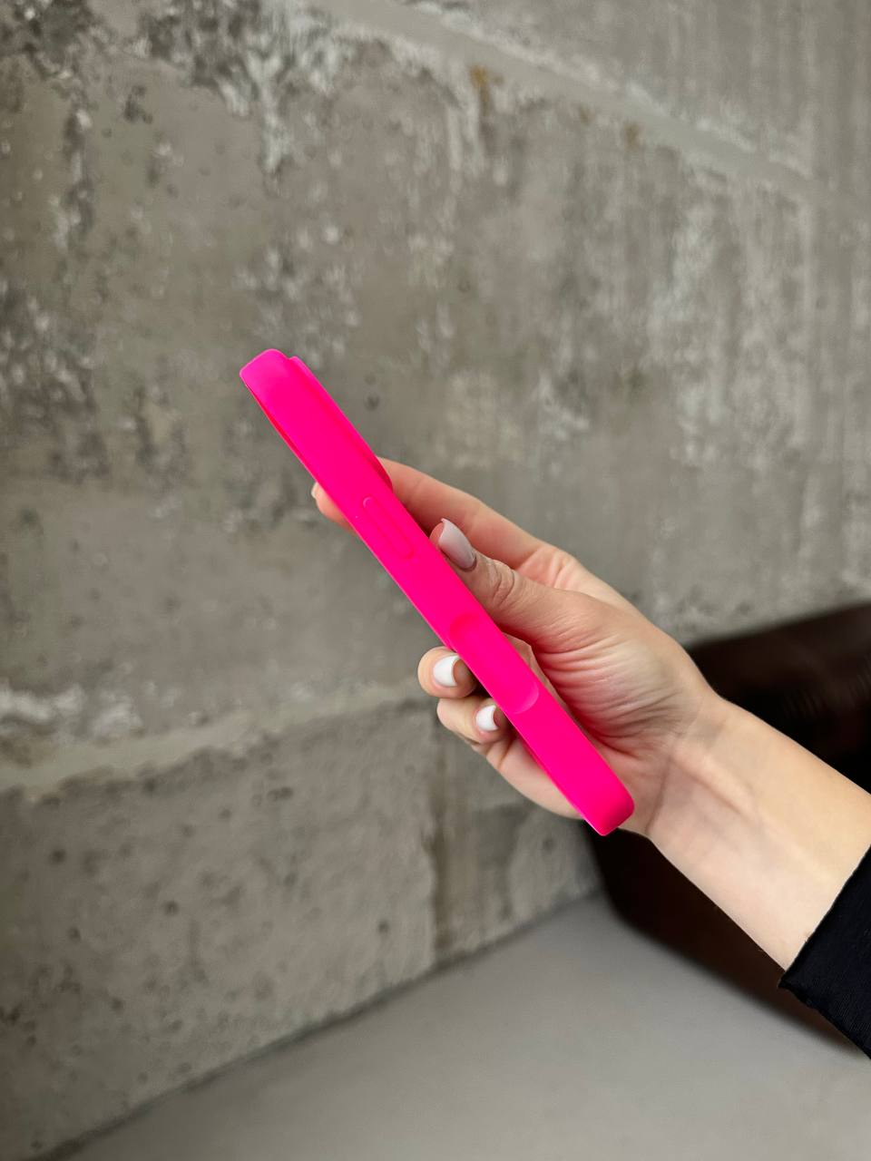 Чехол Silicone case с открытой камерой на iPhone 17 Shiny Pink (35)