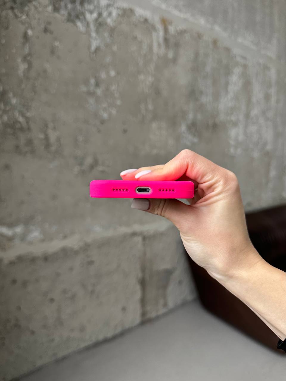 Чехол Silicone case с открытой камерой на iPhone 17 Shiny Pink (35)