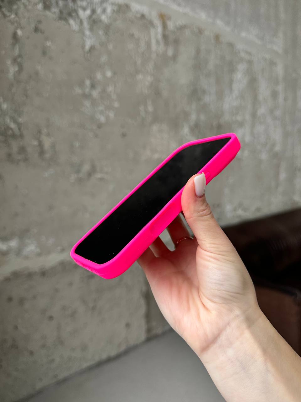 Чехол Silicone case с открытой камерой на iPhone 17 Shiny Pink (35)