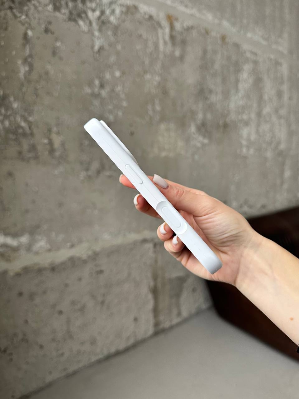 Чохол Silicone case з відкритою камерою на iPhone 17 White (03)