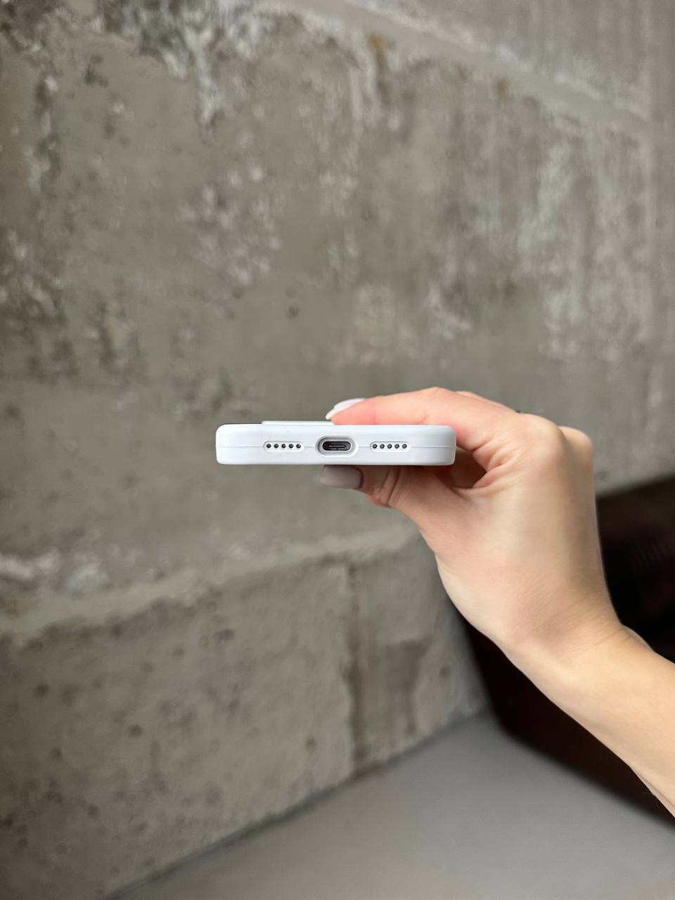 Чохол Silicone case з відкритою камерою на iPhone 17 White (03)