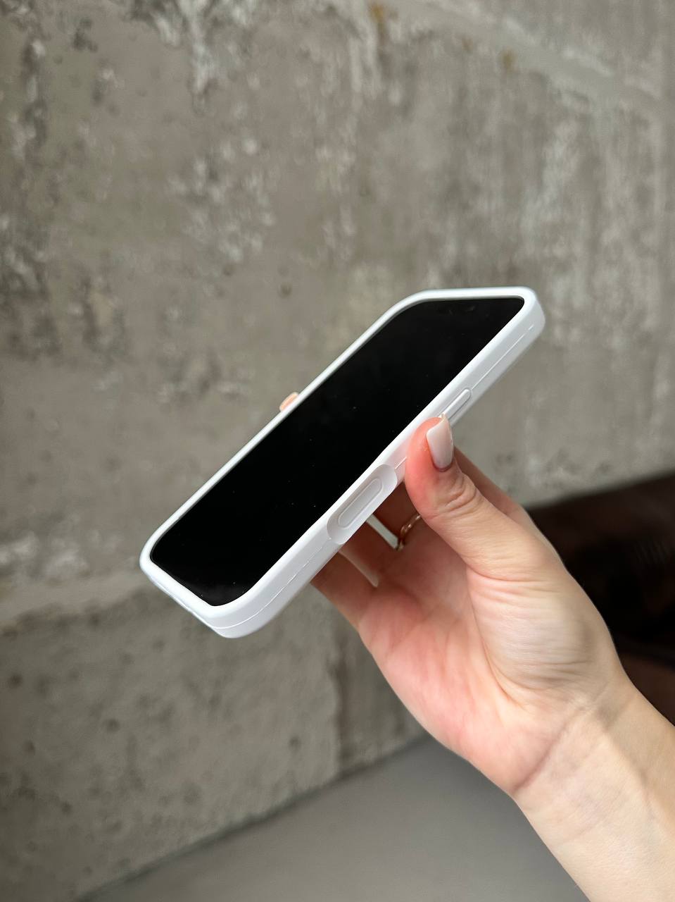 Чохол Silicone case з відкритою камерою на iPhone 17 White (03)