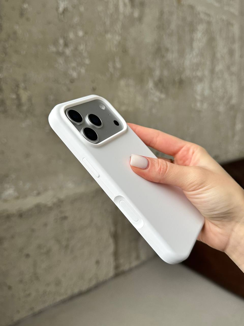 Чохол Silicone case з відкритою камерою на iPhone 17 Pro Max White (03)