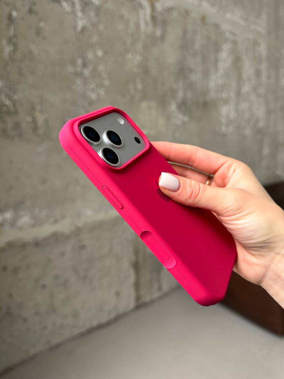 Чохол Silicone case з відкритою камерою на iPhone 17 Pro Wine Red (02)