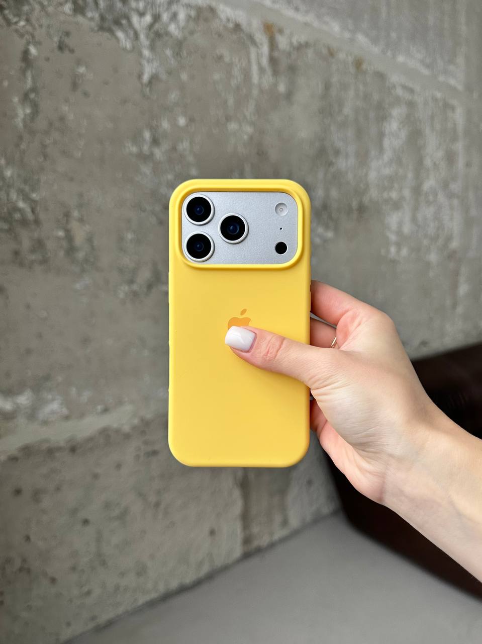 Чохол Silicone case з відкритою камерою на iPhone 17 Pro Max Yellow (38)