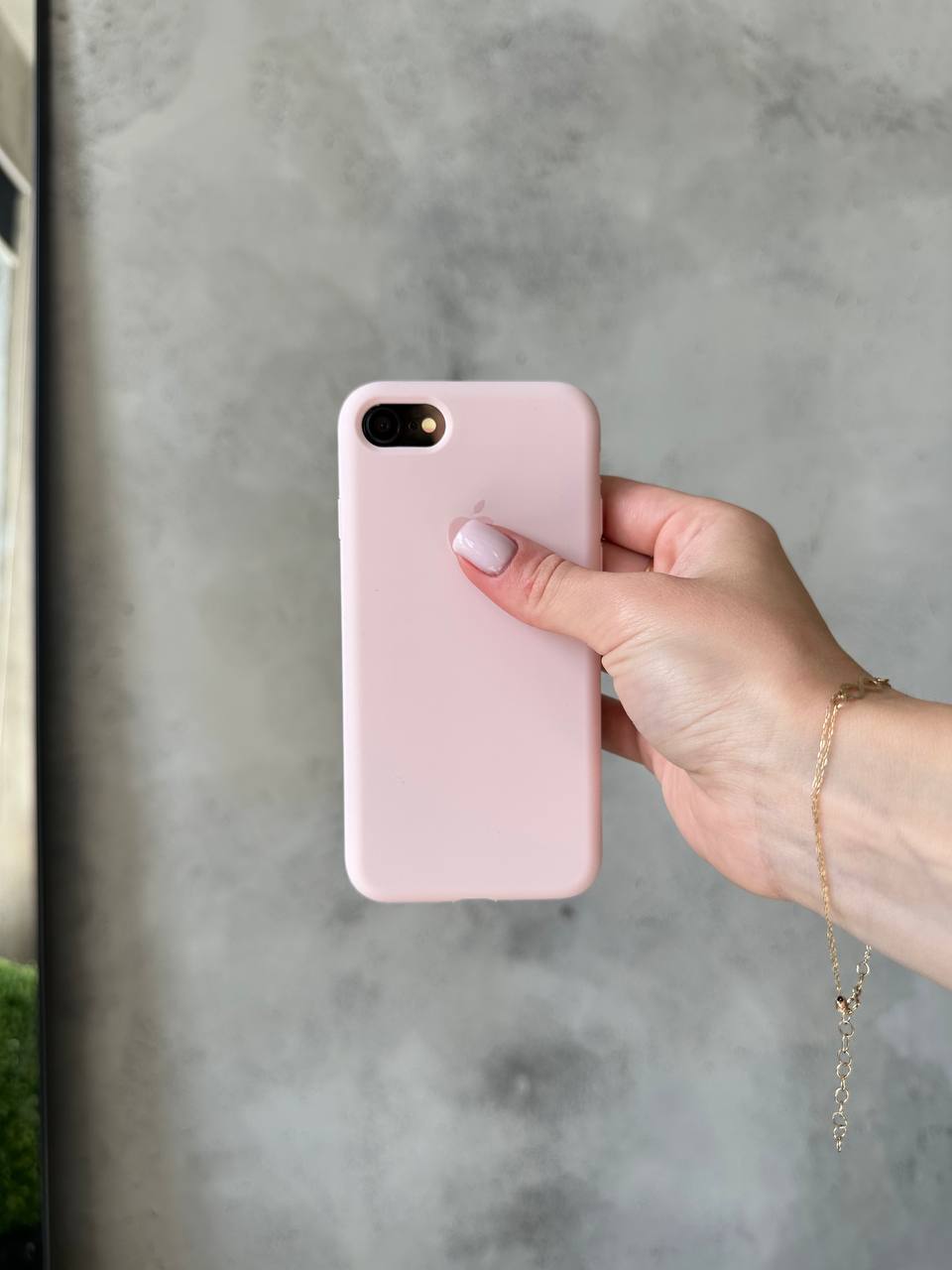Чехол Silicone case с открытой камерой на iPhone 7 / 8 Chalk Pink (27)