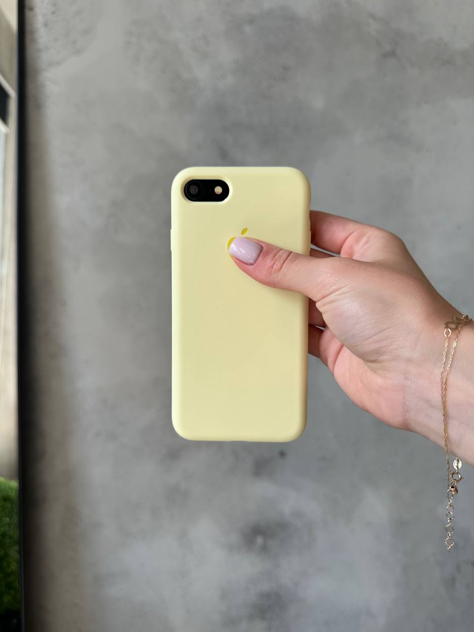 Чехол Silicone case с открытой камерой на iPhone 7 / 8 Cream Yellow (41)