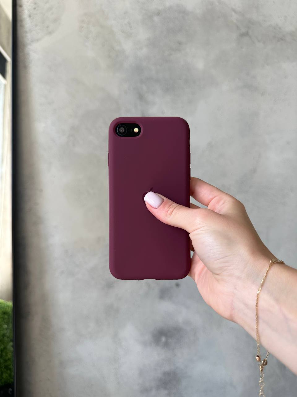 Чехол Silicone case с открытой камерой на iPhone 7/8 Plum (12)