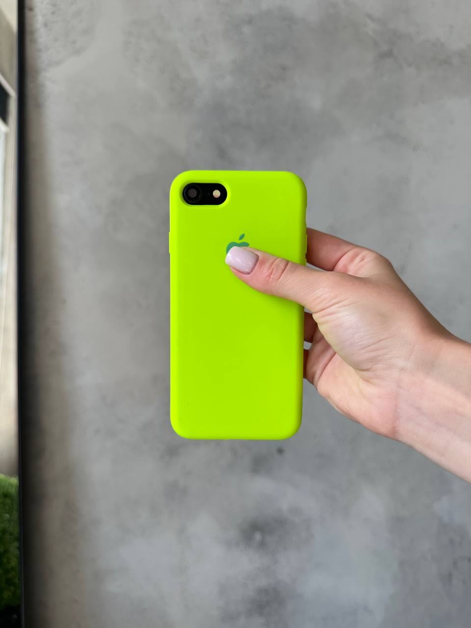 Чехол Silicone case с открытой камерой на iPhone 7/8 Shiny Green (34)